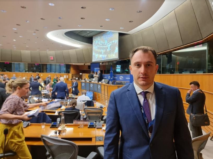 Андоновски од Брисел: Местото на Македонија е во Европа, без уцени