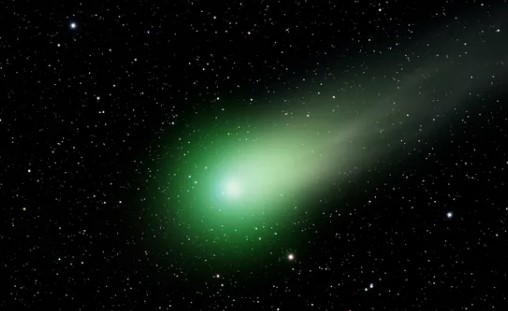 (ВИДЕО) Кометата Нишимура синоќа го осветли небото на северната хемисфера на Земјата