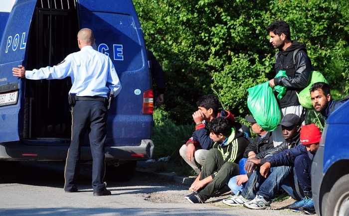 Кај Старо Нагоричане приведен криумчар од Велес, пронајдени 44 мигранти