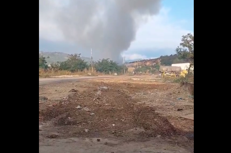 (ВИДЕО) Пожар изби утрово: Гори депонијата Дрисла