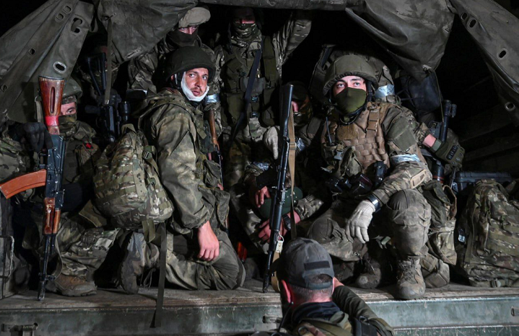 Бугарска криминална мрежа извезувала оружје за руските сили во Украина
