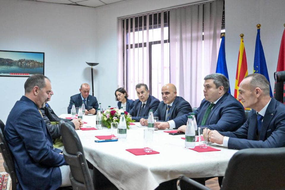 Ковачевски на средба со претставници од македонското национално малцинство  во Тирана: Продолжуваме со континуирана поддршка и заштита нa македонските граѓани во Албанија