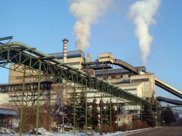 Неуспехот на менаџментот предизвика радикализација: Еуроникел Индустри се соочуваат со блокада на фабриката среде контроверзии за плаќањето