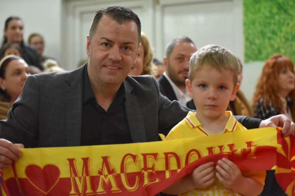 По Аеродром и во Гази Баба наставата ќе почнува со химната на Македонија