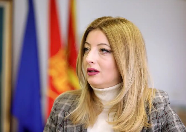 ВМРО-ДПМНЕ прашува: Зошто Арсовска свесно лажеше за долгот кон приватните превозници?