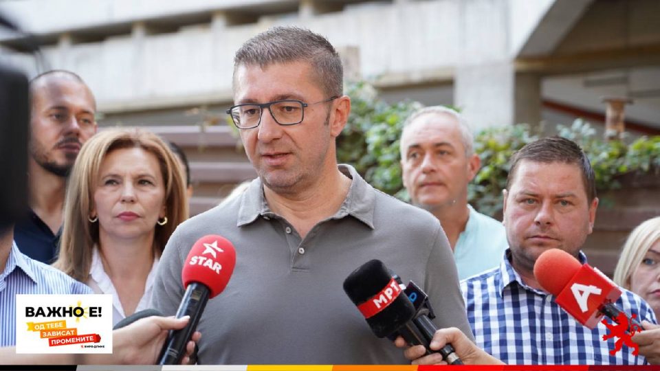 СДСМ да се огради од контроверзното однесување на Фатмир Битиќи, Мицкоски повикува на одговорност и политички интегритет