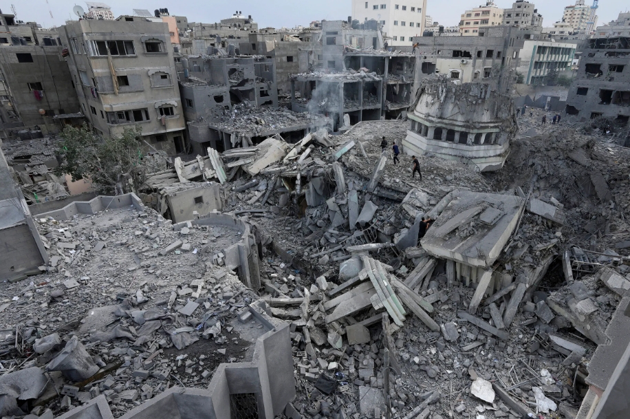 Под урнатините во Појасот Газа има над 1.000 загинати Палестинци