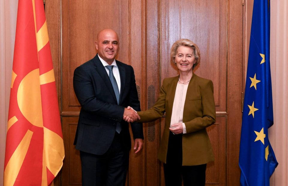 Претседателката на ЕК, Лајен доаѓа во Македонија