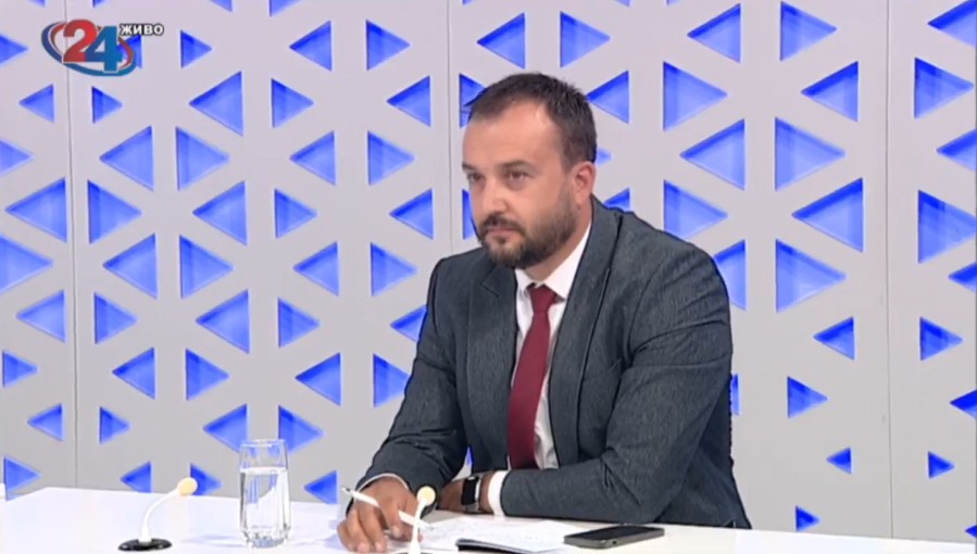 ЛЕФКОВ: Нема никаква поделба во ВМРО-ДПМНЕ, ставот за уставните измени е ист