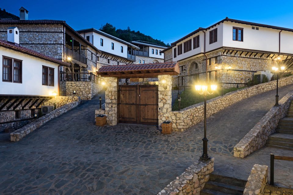 Петкоска до Бектеши: Ветувавте дека комплексот „Македонско село“ ќе го претворите во стартап, а со години зјае празно
