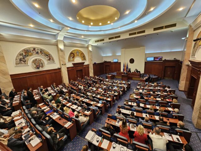 Заврши собраниската расправа за изборот на Дабовиќ Анастасовска за уставен судија