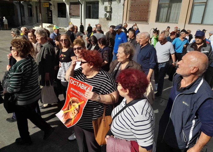 Штипските пензионери протестираа со празни паричници