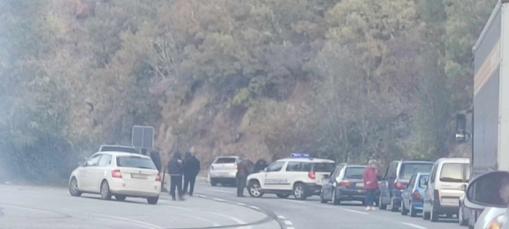 Тројца повредени во судирот што го затвори патот Македонска Каменица – Делчево