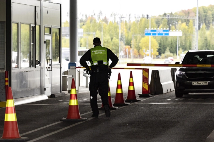Русија е „сериозно вклучена“ во транспортот на мигрантите до нивната заедничка граница, обвини Финска