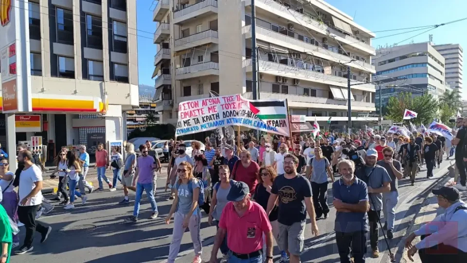 „Слобода за Палестина“ и „Убијци“ одекнуваше на денешниот протест во Атина