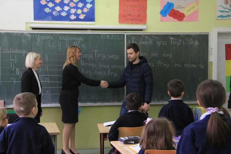 Муцунски изврши увид на активностите ОУ „Љубен Лапе“