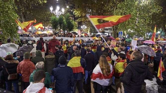 Во Шпанија започнаа масовни протести против Санчез