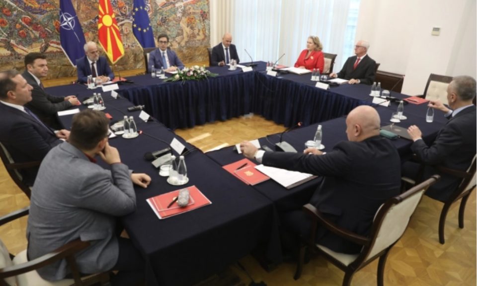 Почна седницата на Советот за безбедност: Се разговара за безбедносната состојба во Македонија