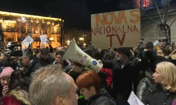 Илјадници луѓе на улиците во Словачка против укинувањето на обвинителството за корупција
