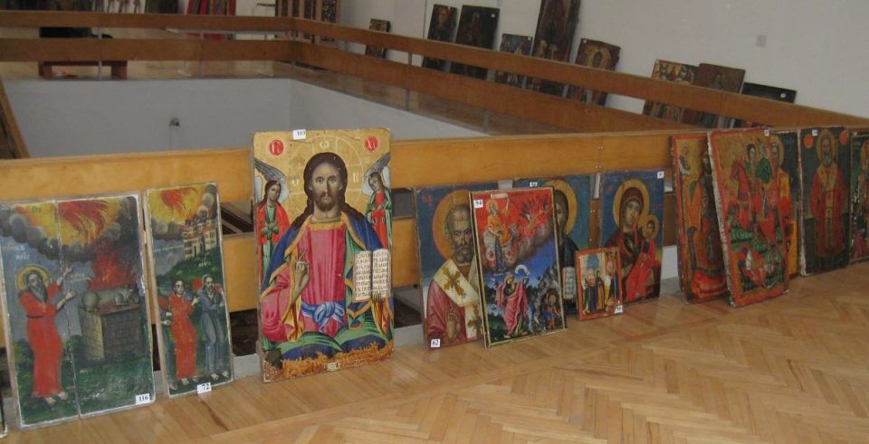 Албанија ќе врати 21 икона кои биле украдени од македонските цркви