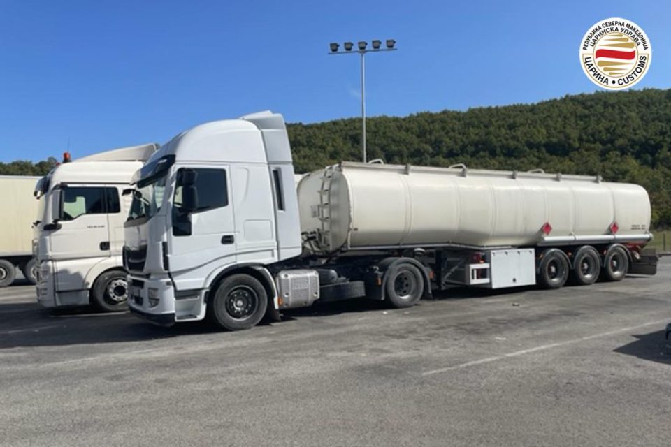 Камион управуван од Србин излета на патот Скопје – Тетово