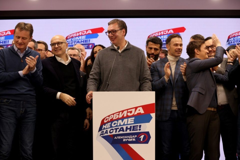 Убедлива победа на Вучиќ на изборите во Србија