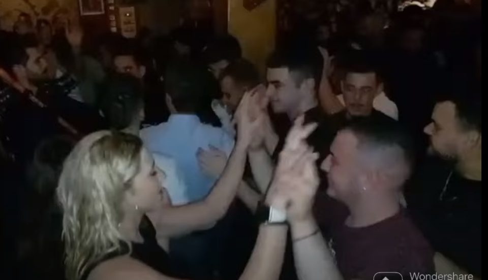 (ВИДЕО) Македонска музика во дискотека во Лерин