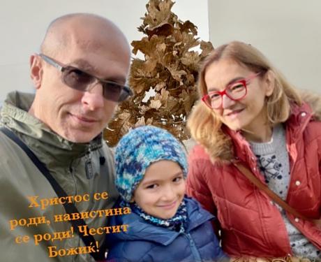 Јанкулоска слави Божиќ со семејството после три години