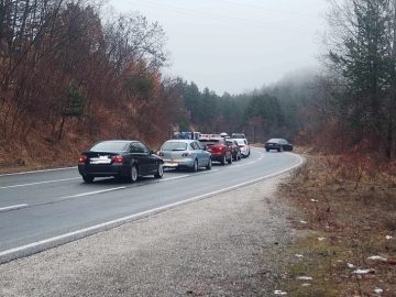 Мерки за безбедност на патиштата: Навремено затворање на лентa на магистралата А3 на патот Делчево- Македонска Каменица за анализа на мостот кај селото Очипала