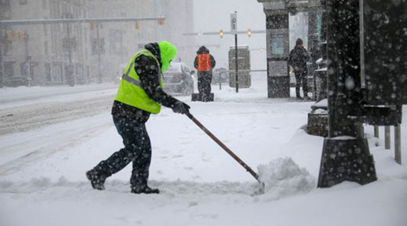 САД погодени од поларни температури, затворени училишта, откажани летови