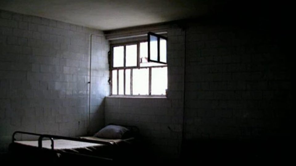 Корупција и запоставување: Откривање на мрачната реалност на затворите и психијатриските установи