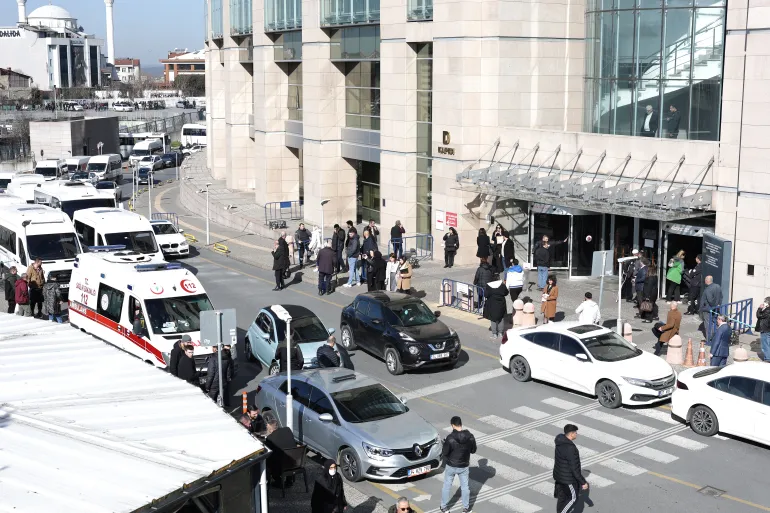 (ВИДЕО) Терористичка група изврши напад во Истанбул: Напаѓачите се убиени, жртви засега нема