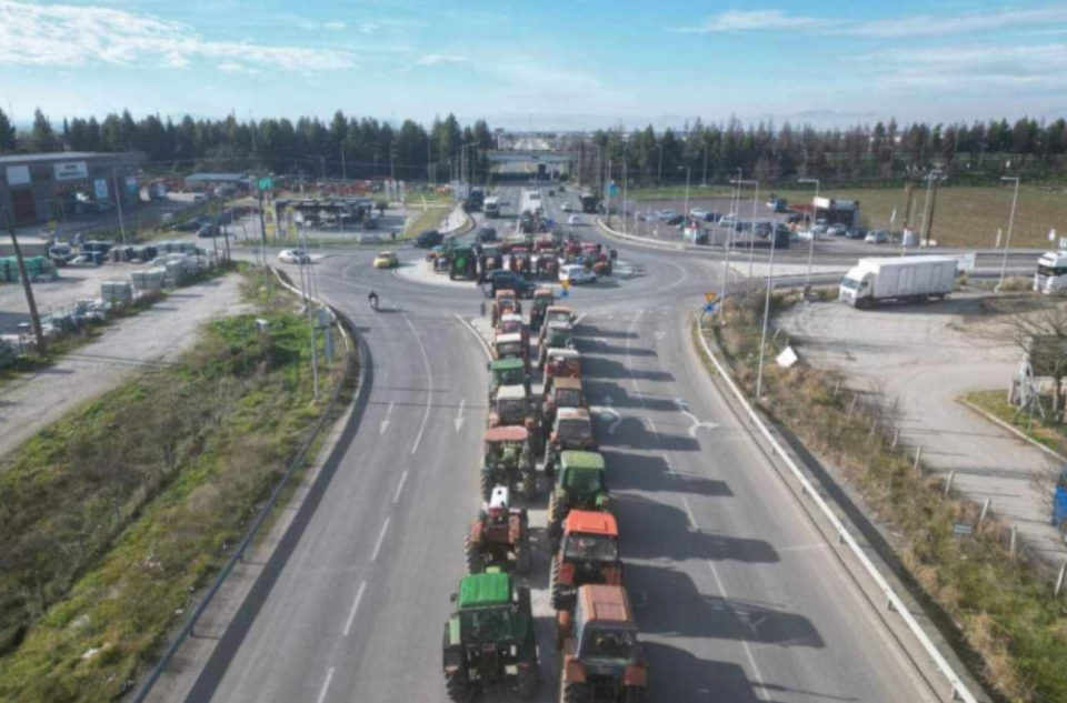 Грчката полиција не им дозволи на земјоделците да го блокираат граничниот премин Евзони-Богородица, сообраќајот се одвива нормално