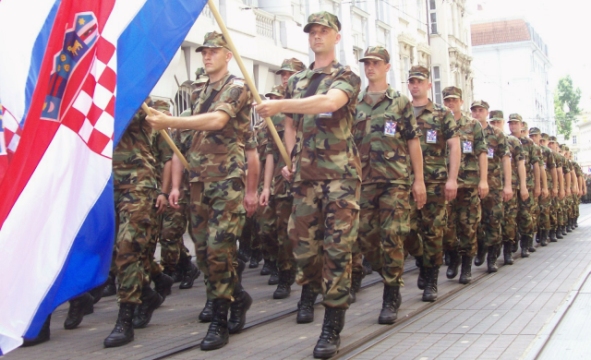 Хрватска планира да воведе задолжителен воен рок