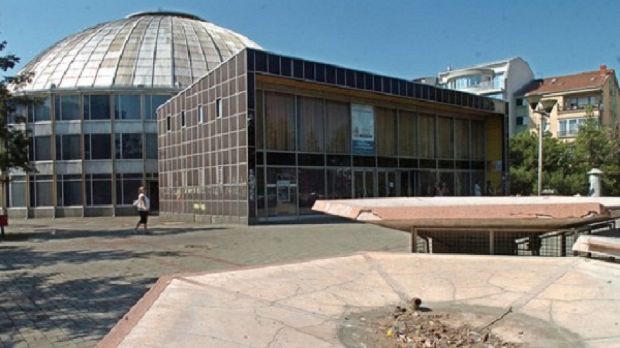 Министерката за култура најави реконструкција на Универзалната сала, се започнува од следната недела
