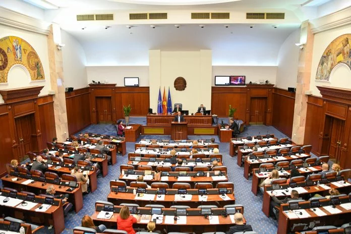 Давкова: 120 пратеници се многу, потребно е намалување