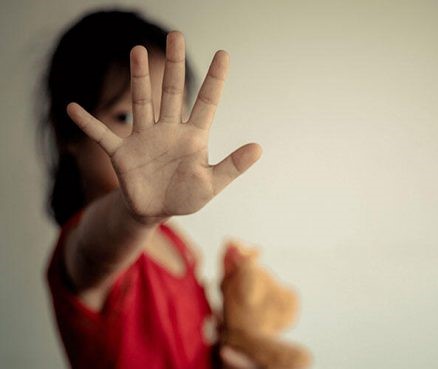 Вознемирувачки настан: Приведен 50 годишен педофил од Албанија за злоупотреба на малолетно девојче во Гостивар