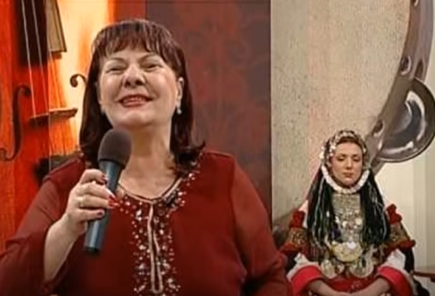 Почина македонската фолк пејачка Атина Апостолова