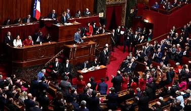 Одлука со огромно мнозинство: Франција стана првата земја која го вклучи правото на абортус во својот устав