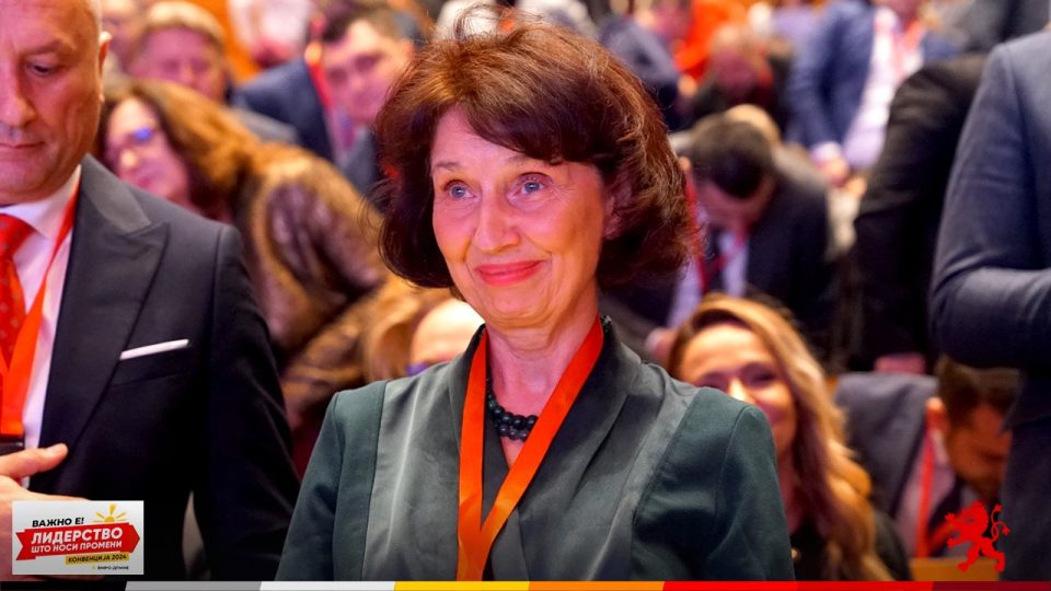 Силјановска – Давкова со огромно мнозинство од 444 гласа на делегатите е избрана за кандидат на ВМРО-ДПМНЕ за претседател