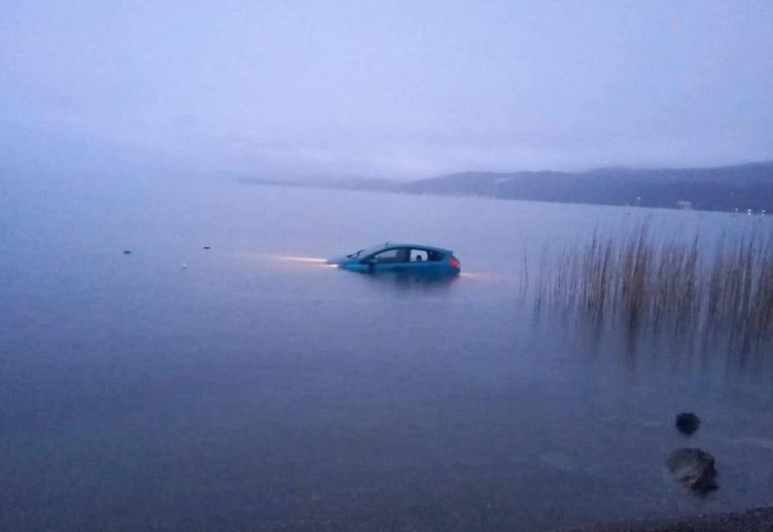 Автомобил излета во Охридското езеро