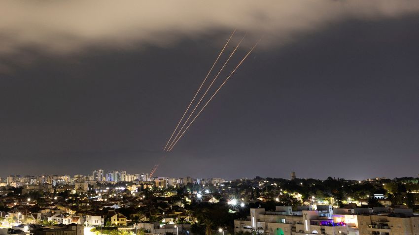 Познати се деталите: Зошто во неделата 9 ирански проектили погодија 2 израелски воздушни бази