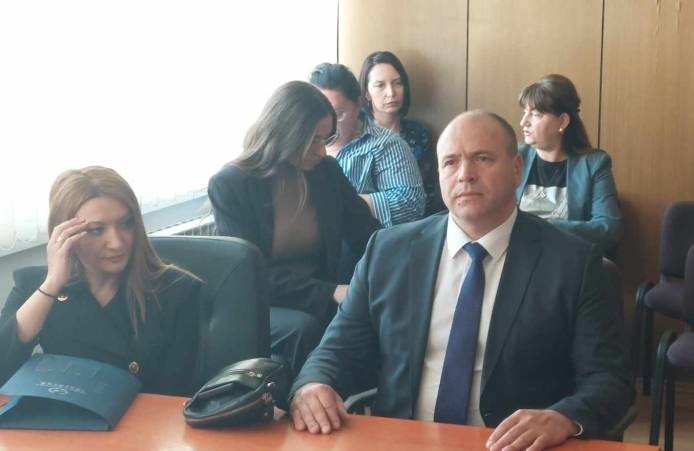Димитриевски дојде во судница: Се суди со градежните фирми во Куманово