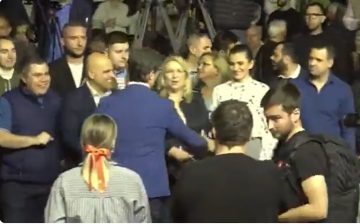 Неединството доминира: Ковачевски вчера вечерта за прв пат се појави на митинг- Пендаровски не му пружи рака на премиерот!