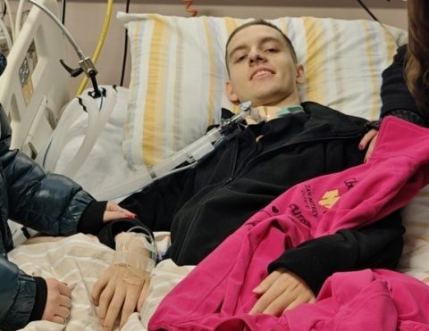 Семејството на младиот Леонид нервозно чека додека одлуката за лекување во странство се наѕира – фактурата во болницата во Виена е над 100 илјади евра, а времето истекува