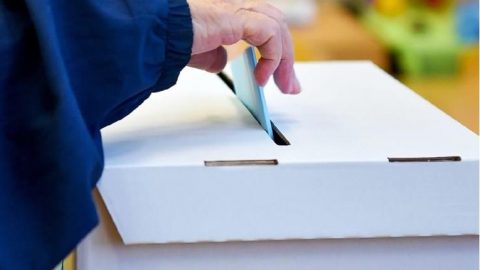 Не е почнато навреме гласање на едно место во Тетово поради апаратот за идентификација