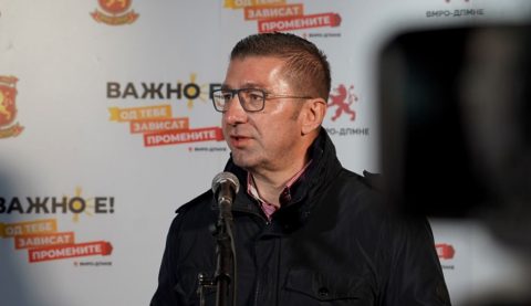Мицкоски ги критикува условите на ДУИ за претседателските избори, го предизвикува Пендаровски јасно да се изјасни околу промената на Уставот за избор на претседател