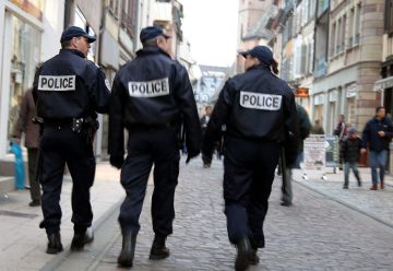Вознемирувачки инцидент: Напад со нож остави две малолетни девојчиња повредени во близина на Суфелвајсхајм, Франција