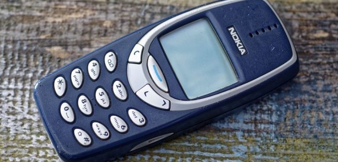 Груби: Aли Ахмети има Нокиа 3310, не пишува ниту СМС