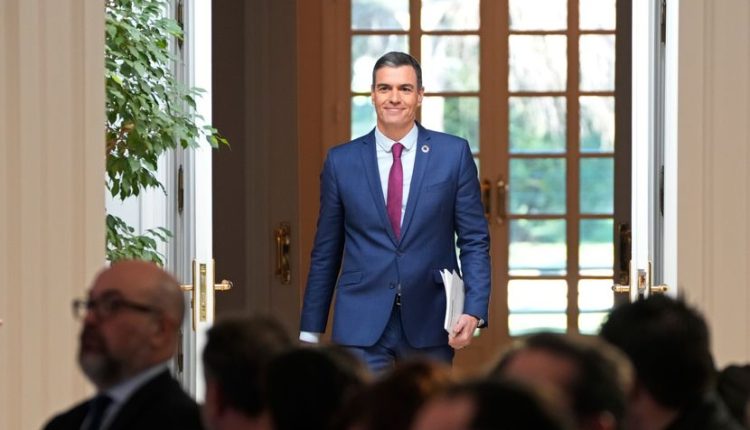 Педро Санчез останува премиер на Шпанија